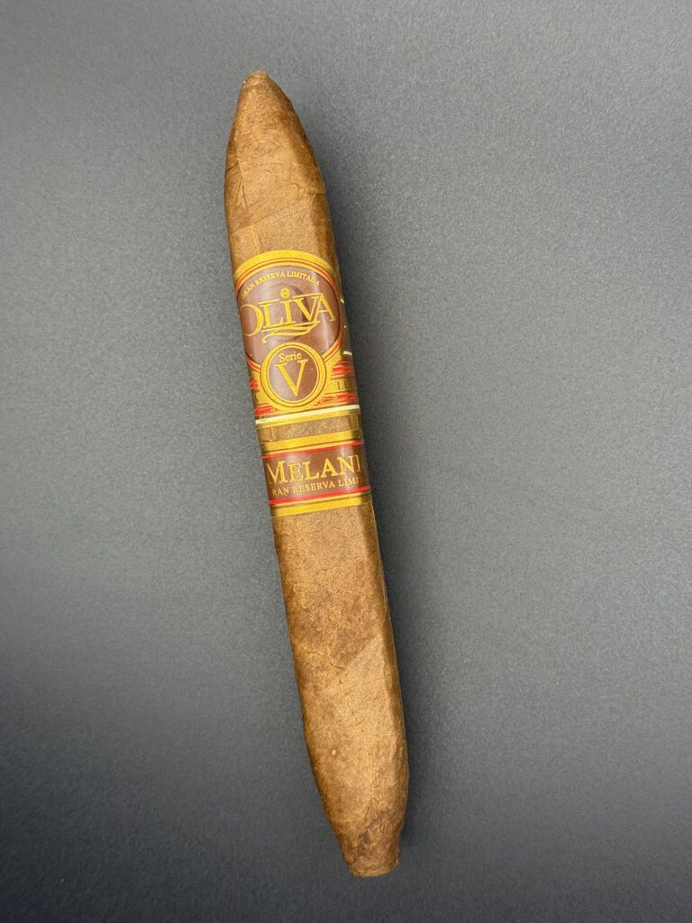 Photo of Oliva Serie V Melanio Figurado
