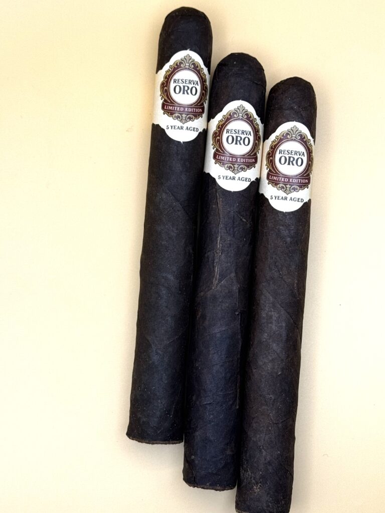 Photo of Reserva Oro Maduro Toro 6×52 Limited Edition Bundle 20